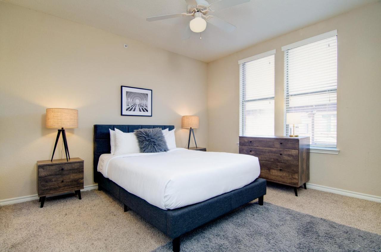 Loft Style 1.5 Bedroom Walk 2 Downtown! Sleeps 6! Memphis