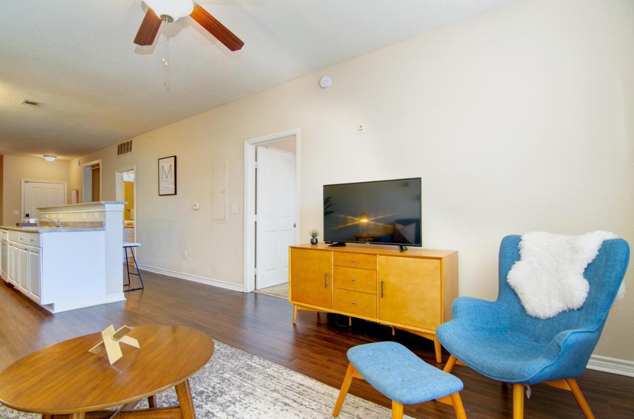 Loft Style 1.5 Bedroom Walk 2 Downtown! Sleeps 6! * Memphis
