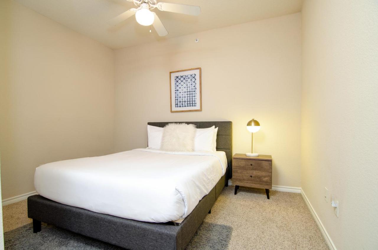 Loft Style 1.5 Bedroom Walk 2 Downtown! Sleeps 6! * Memphis